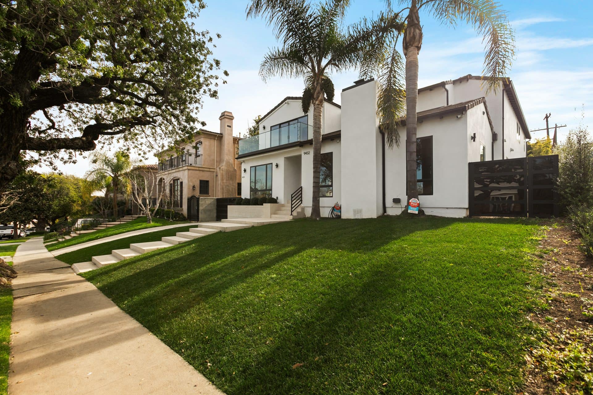 9432 Oakmore Rd exterior — luxury rental Los Angeles 90035 photo 2