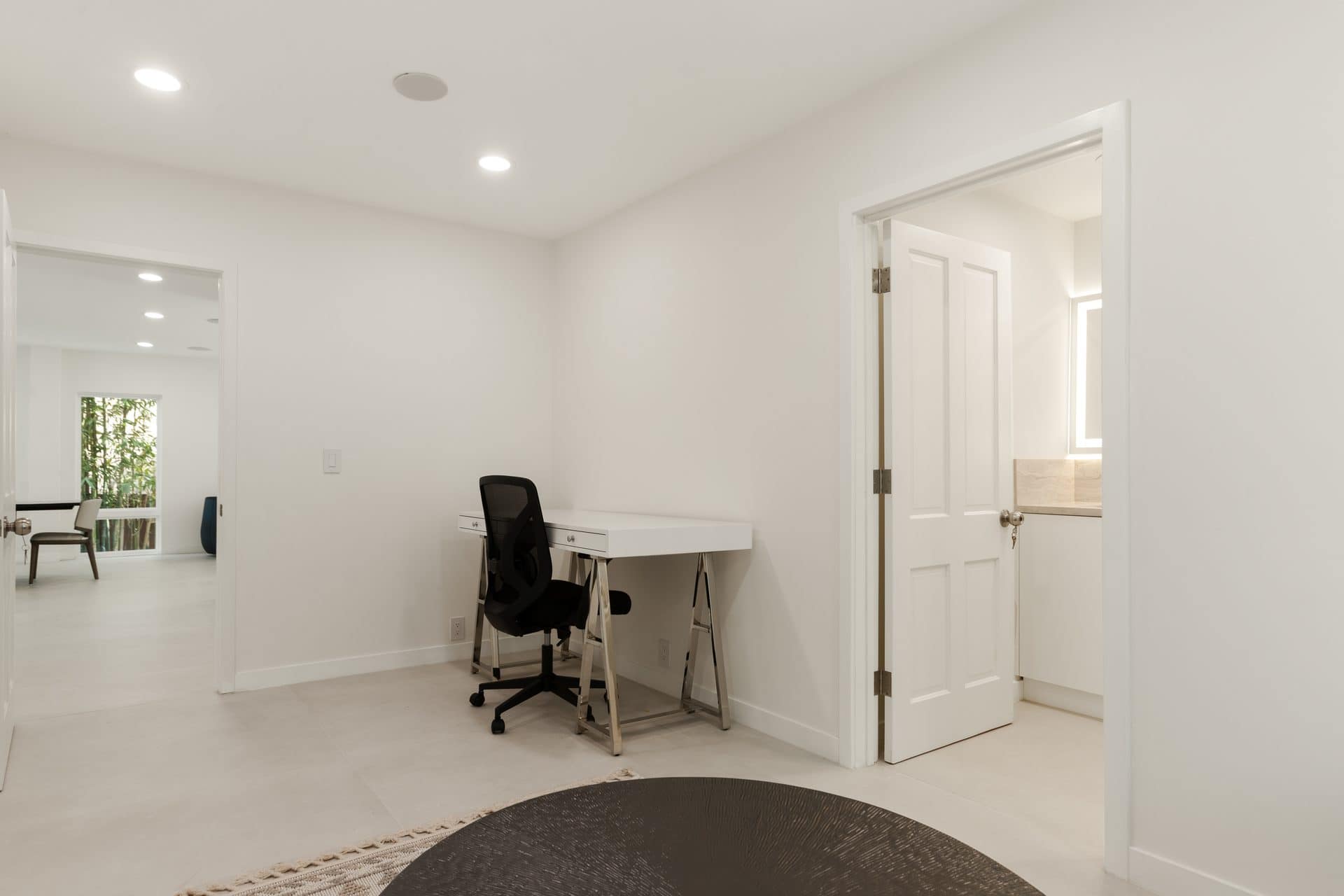 9432 Oakmore Rd office / den — luxury rental Los Angeles 90035 photo 1