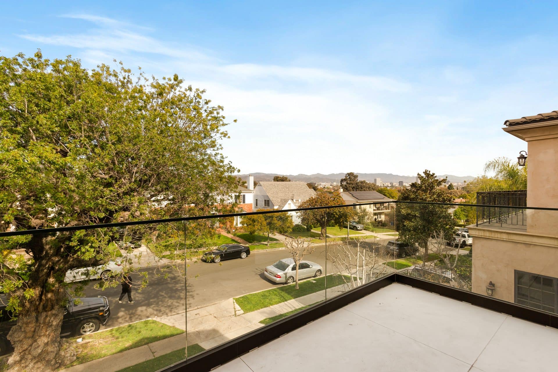 9432 Oakmore Rd primary suite — luxury rental Los Angeles 90035 photo 4