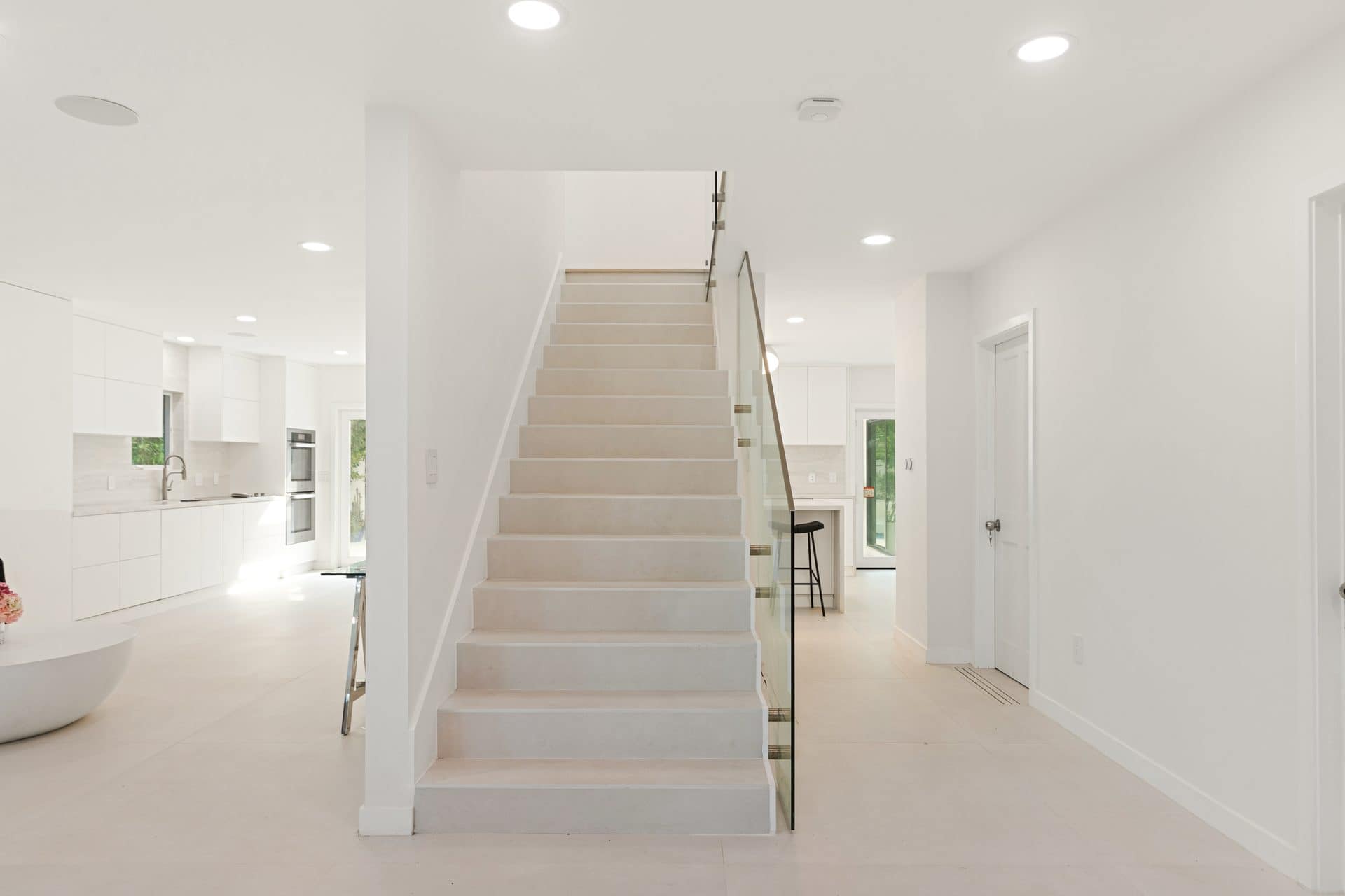 9432 Oakmore Rd staircase — luxury rental Los Angeles 90035 photo 2